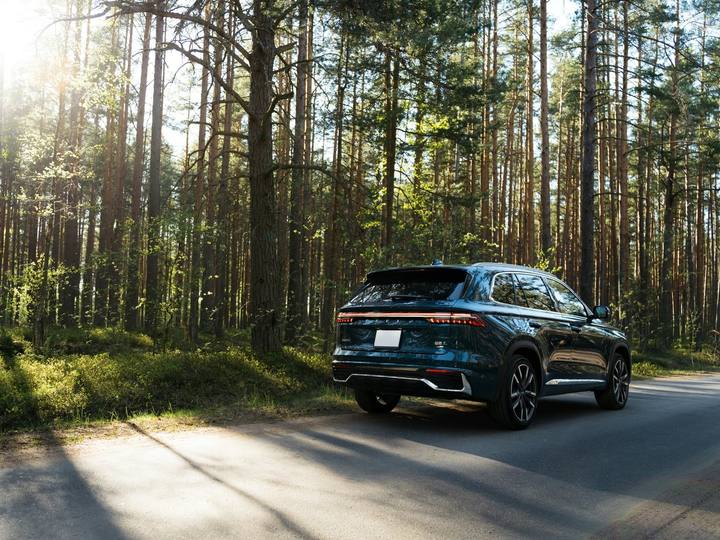 2022 ocean blue 2.0 Hybrid AWD 5dr SUV